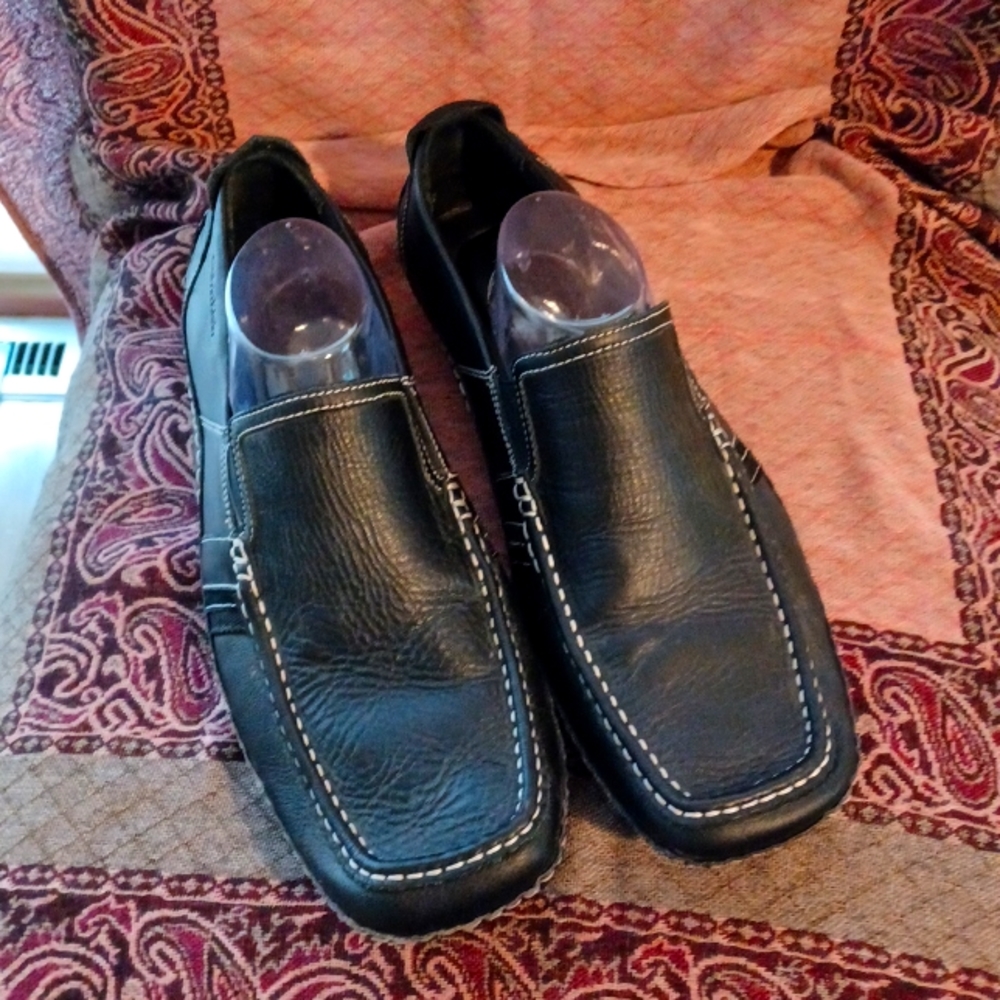 EUC MENS LEATHER SLIP ON